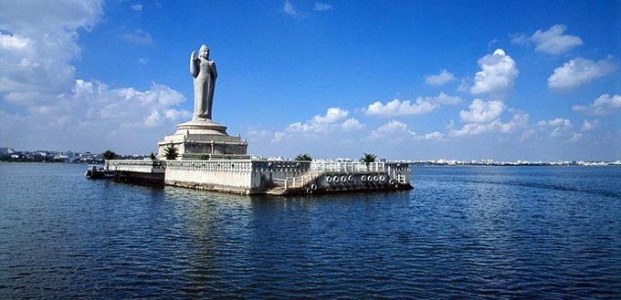 hussain sagar lake